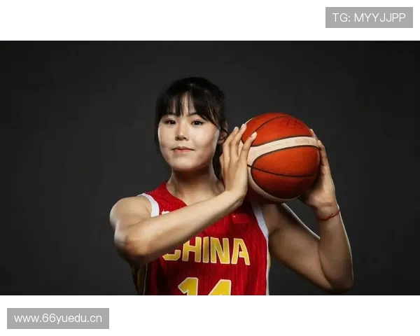 李月汝训练完顺手拎走个爱马仕？